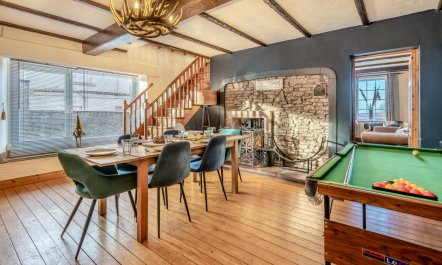 6 Bed in Low Moresby