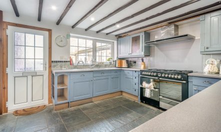 6 Bed in Low Moresby 6