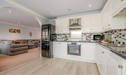5 Bed in Perranporth 3