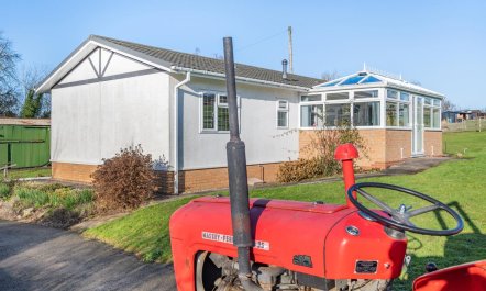 2 Bed in Harbury 1
