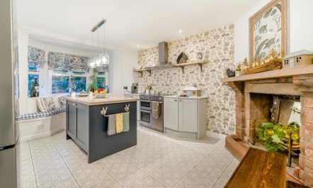 5 Bed in Barrow-in-Furness 5