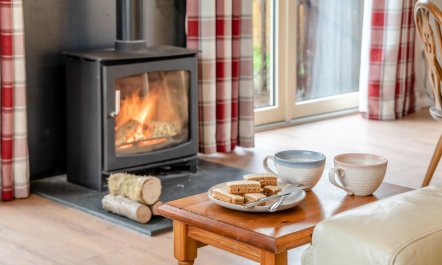 2 Bed in Coaley 2