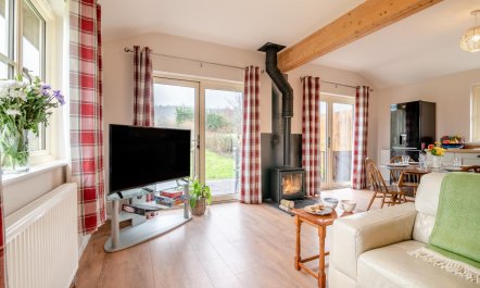 2 Bed in Coaley