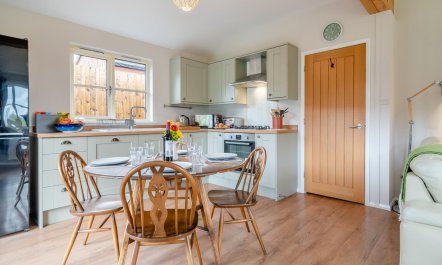 2 Bed in Coaley 6