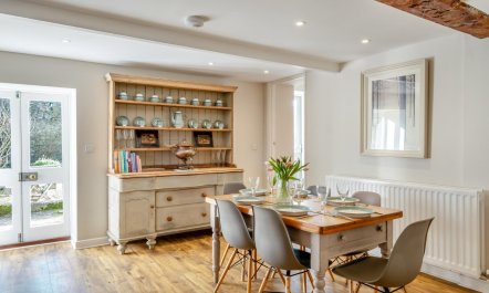 4 Bed in Wroxall 7