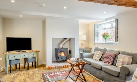 4 Bed in Wroxall 2