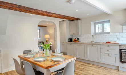 4 Bed in Wroxall 4
