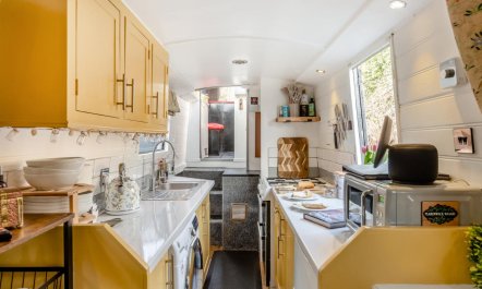 1 Bed in Chertsey 4