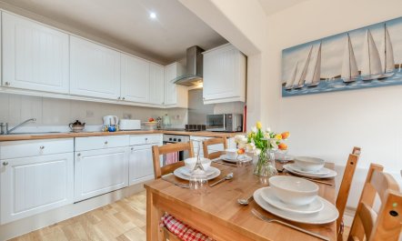 3 Bed in Little Haven 2