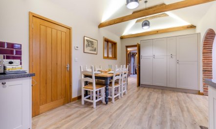 3 Bed in Upper Dicker 7