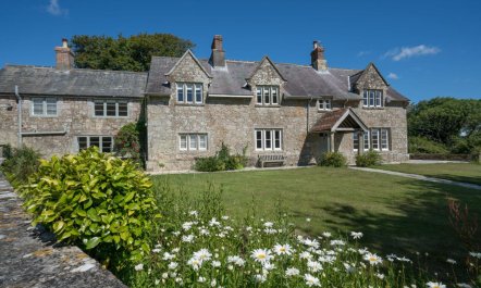 5 Bed in Wroxall