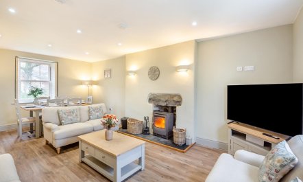 3 Bed in Islawrdref 2