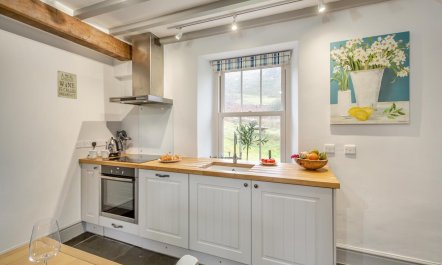 3 Bed in Islawrdref 8