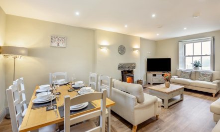 3 Bed in Islawrdref 9