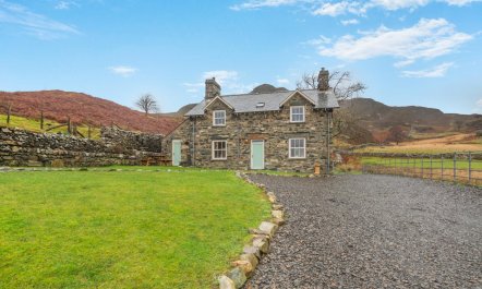3 Bed in Islawrdref