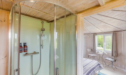 1 Bed in Hartland 8