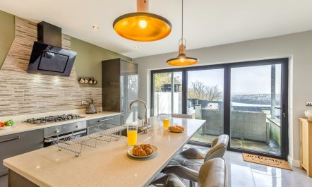 4 Bed in Goodwick 8