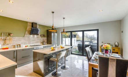 4 Bed in Goodwick 2