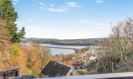 4 Bed in Goodwick 4