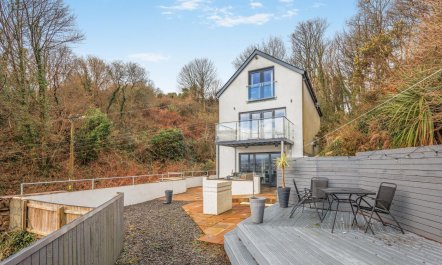 4 Bed in Goodwick