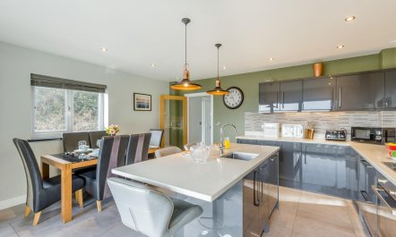 4 Bed in Goodwick 9