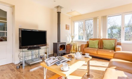 3 Bed in Drybridge 1