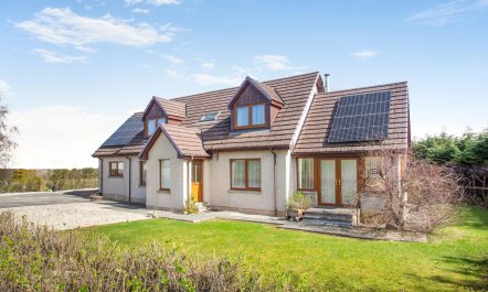 3 Bed in Drybridge