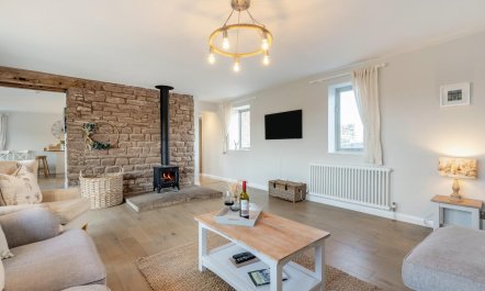 5 Bed in Bolstone 7