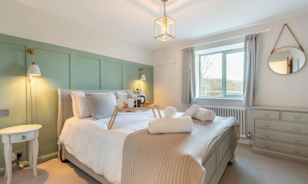 5 Bed in Bolstone 4