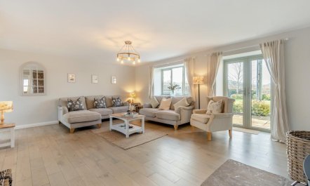 5 Bed in Bolstone 8