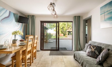 2 Bed in Alkham 1
