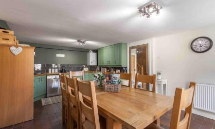 4 Bed in Stoney Middleton 9