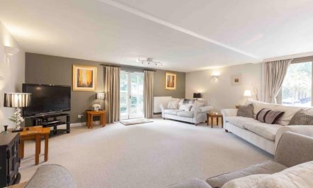 4 Bed in Stoney Middleton 2