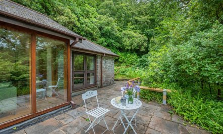 2 Bed in Tresarrett 2
