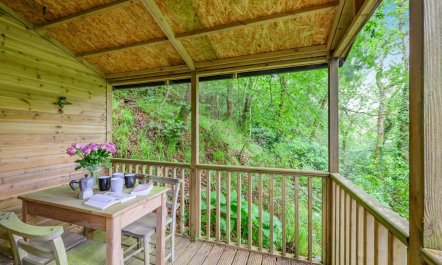 2 Bed in Tresarrett 1