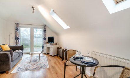 1 Bed in Hindhead 1