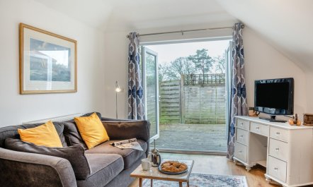 1 Bed in Hindhead 4