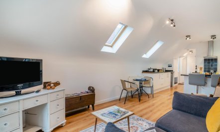 1 Bed in Hindhead 7