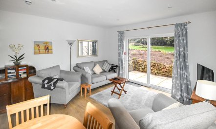 2 Bed in Old Cleeve 1