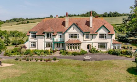 5 Bed in Old Cleeve