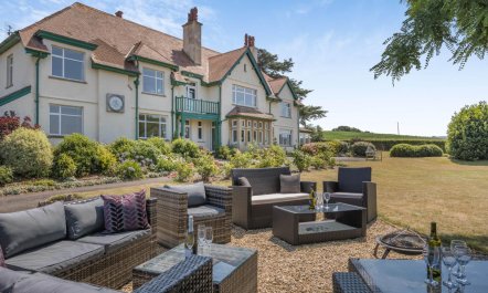 5 Bed in Old Cleeve