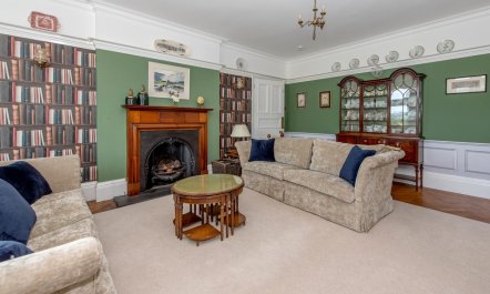 5 Bed in Old Cleeve 6