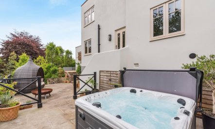 5 Bed in Devizes