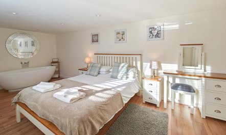 4 Bed in Martham 2