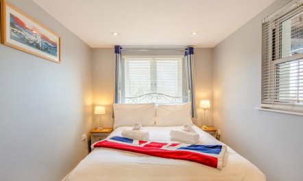 2 Bed in Dartmouth 8
