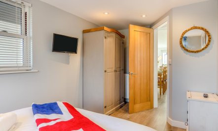 2 Bed in Dartmouth 9