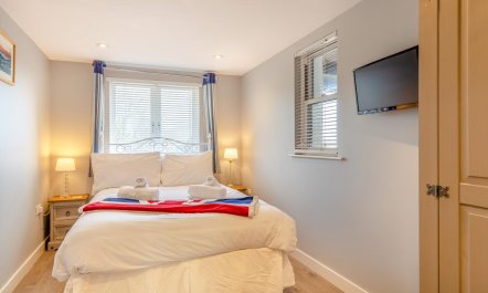 2 Bed in Dartmouth 6