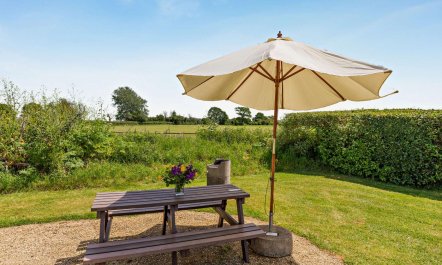 1 Bed in Stour Row 4