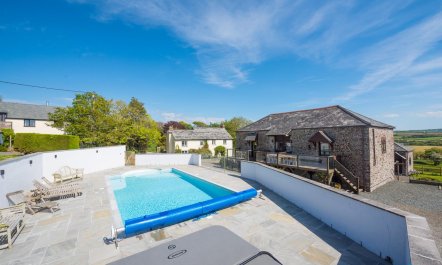 5 Bed in Marhamchurch