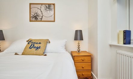 2 Bed in Bonchurch 7